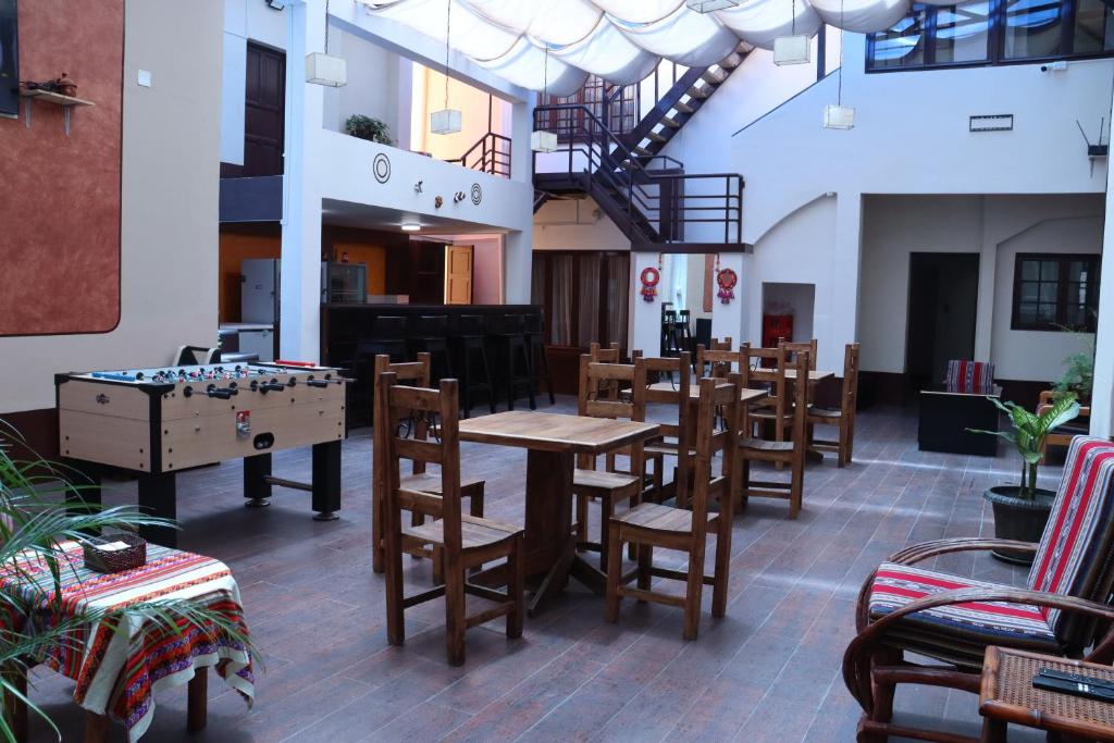 Raven La Paz common area