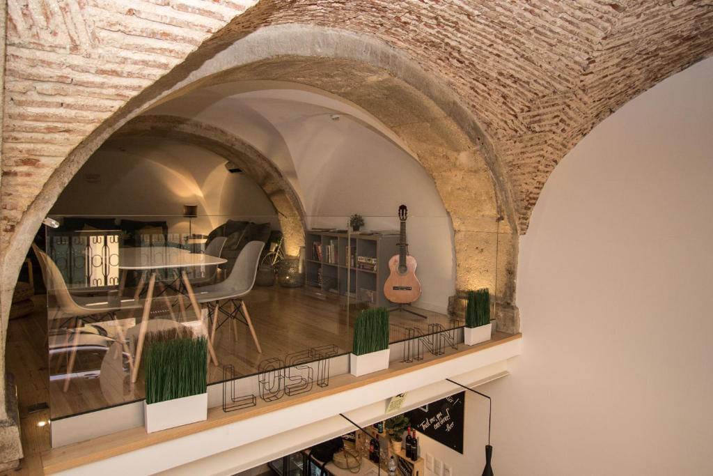 Cheap places to stay in Lisbon: Lost Inn Hostel