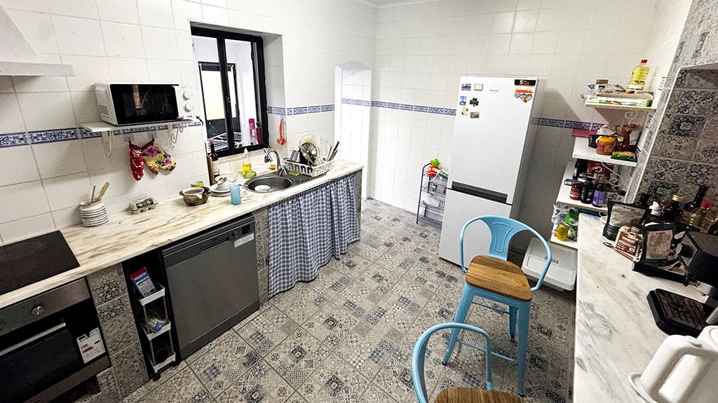 Coliving communal kitchen
