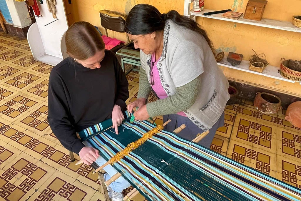Jenny Scott Russell weaving at Trama Textiles