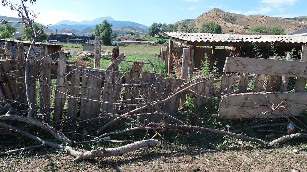 Countryside views from Saty